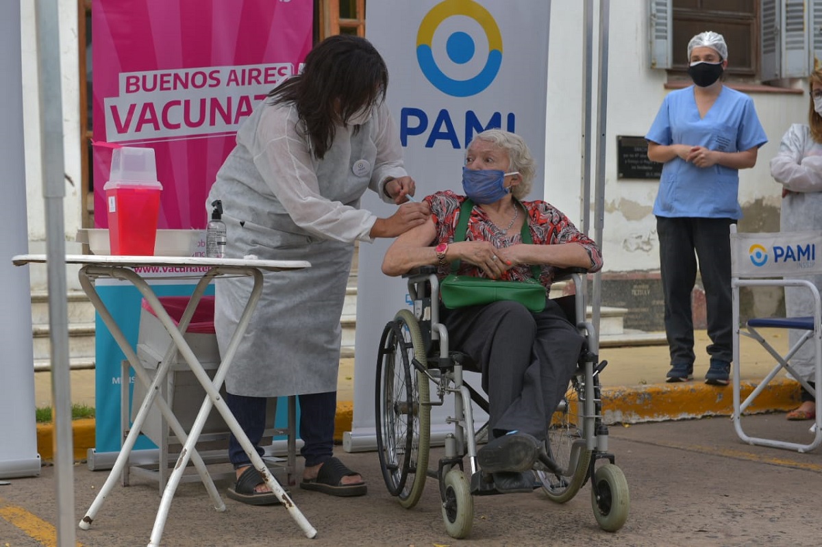 Avanza La VacunaciÓn En Residencias De Larga EstadÍa Municipalidad Ituzaingó Sitio Oficial 2502